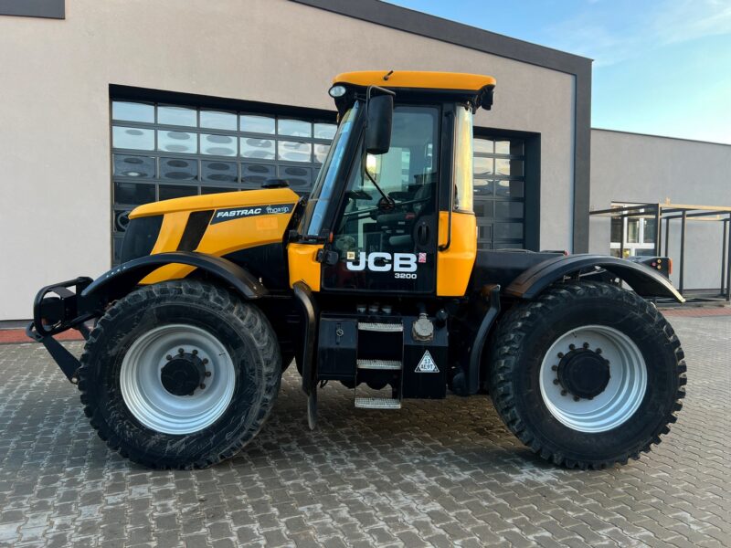 JCB FASTRAC 3200 (2)