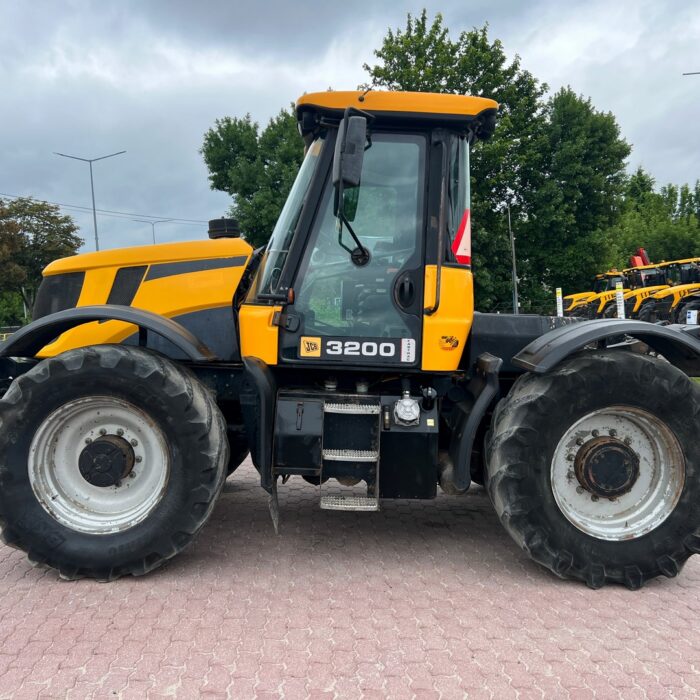 JCB FASTRAC 3200 (3)