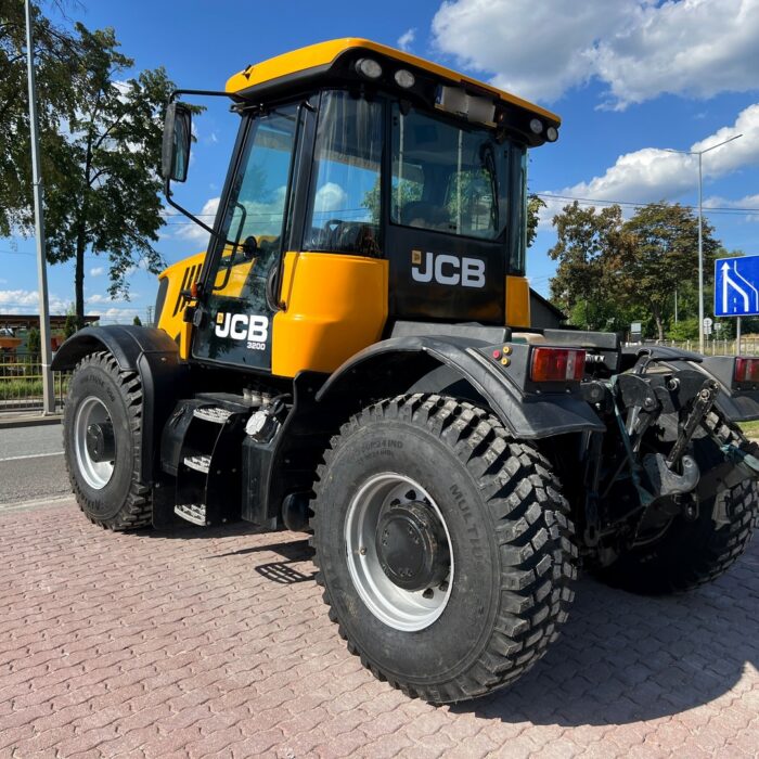 JCB FASTRAC 3200 (3)
