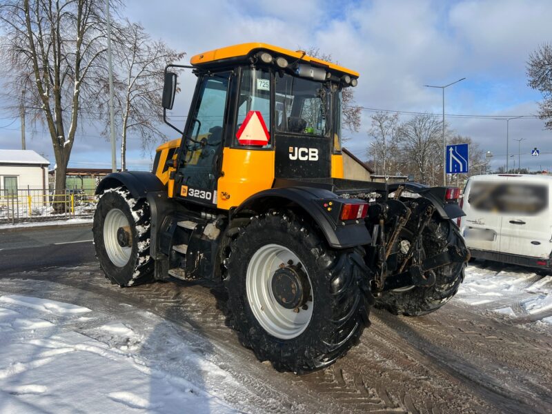 JCB FASTRAC 3200 (3)