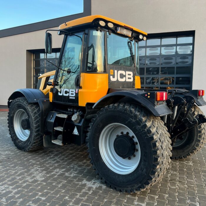 JCB FASTRAC 3200 (3)