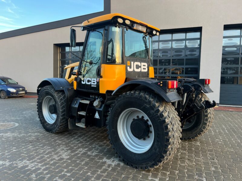 JCB FASTRAC 3200 (3)