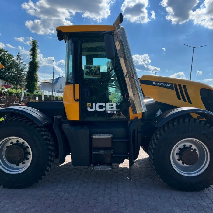 JCB FASTRAC 3200 (6)