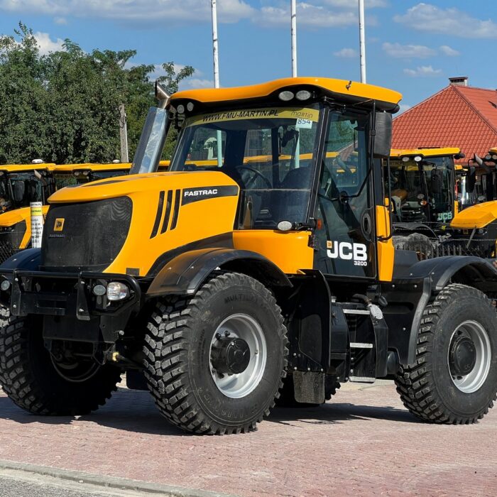 JCB FASTRAC 3200 (9)