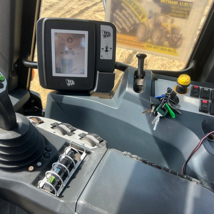 JCB FASTRAC 3230 (12)