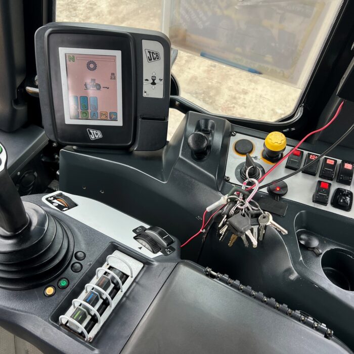 JCB FASTRAC 3230 (13)
