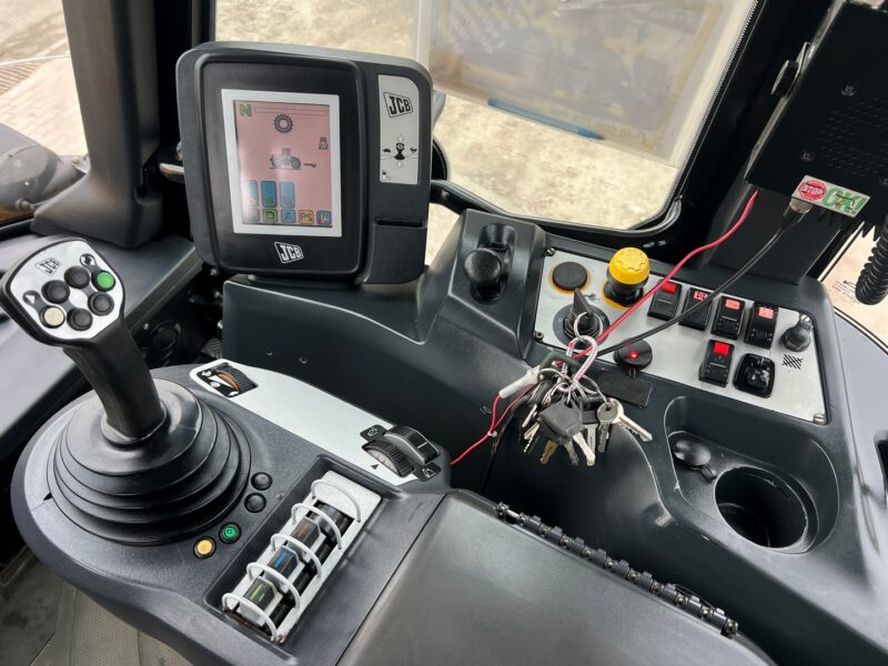 JCB FASTRAC 3230 (13)