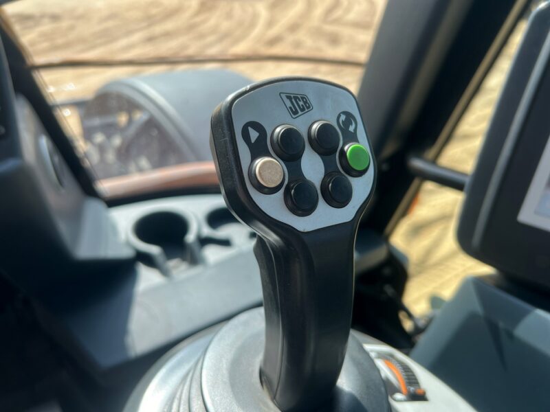 JCB FASTRAC 3230 (14)
