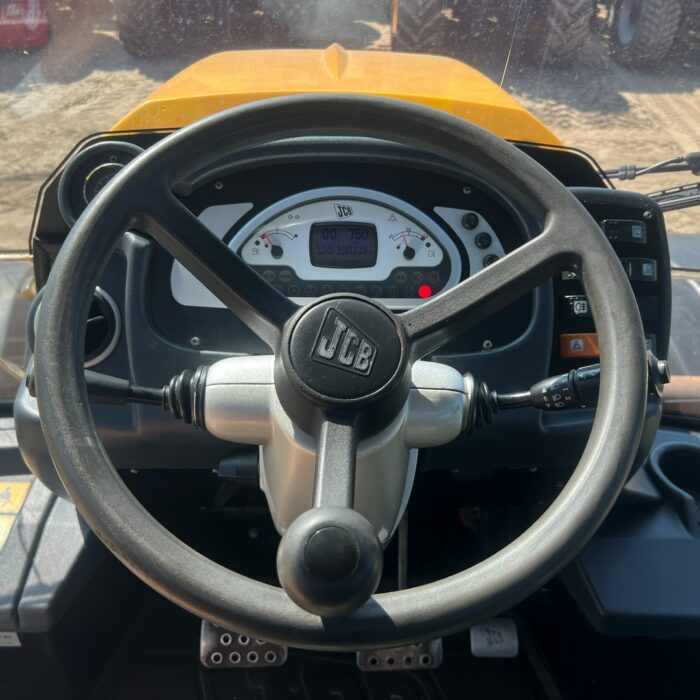 JCB FASTRAC 3230 (15)