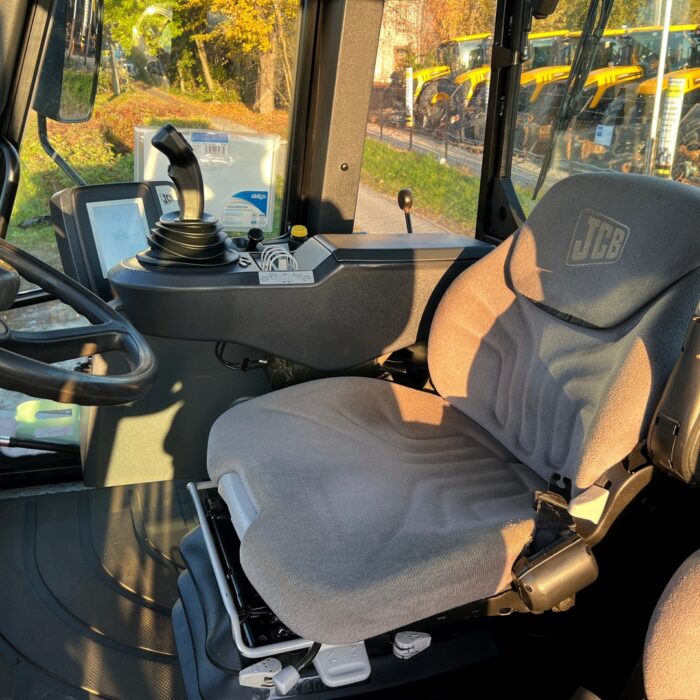 JCB FASTRAC 3230 (15)