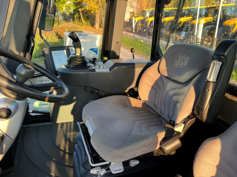 JCB FASTRAC 3230 (15)