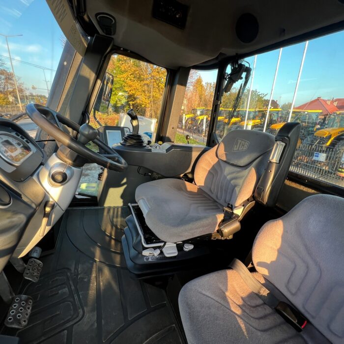 JCB FASTRAC 3230 (16)