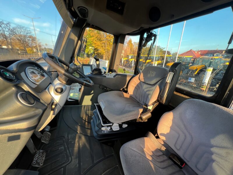 JCB FASTRAC 3230 (16)