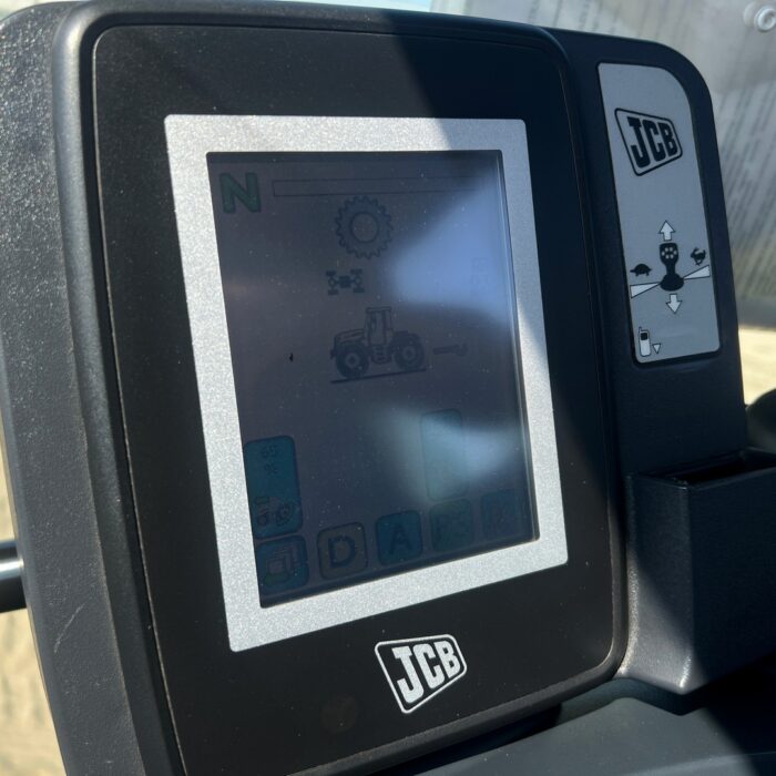 JCB FASTRAC 3230 (18)