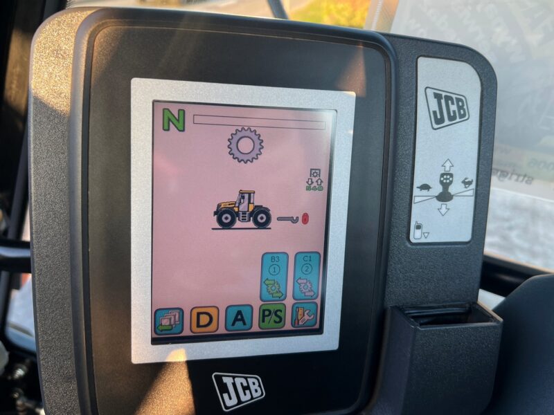 JCB FASTRAC 3230 (18)