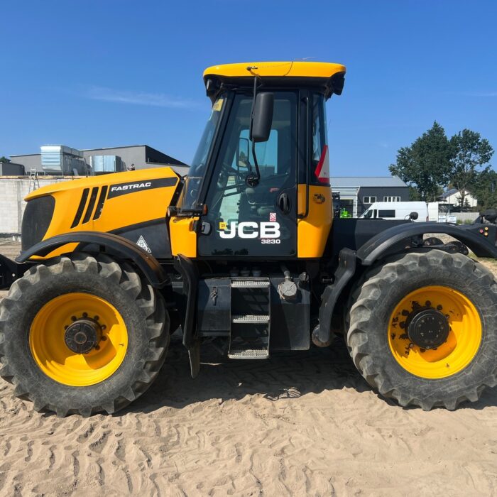 JCB FASTRAC 3230 (2)