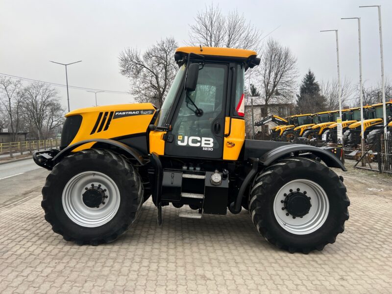 JCB FASTRAC 3230 (2)