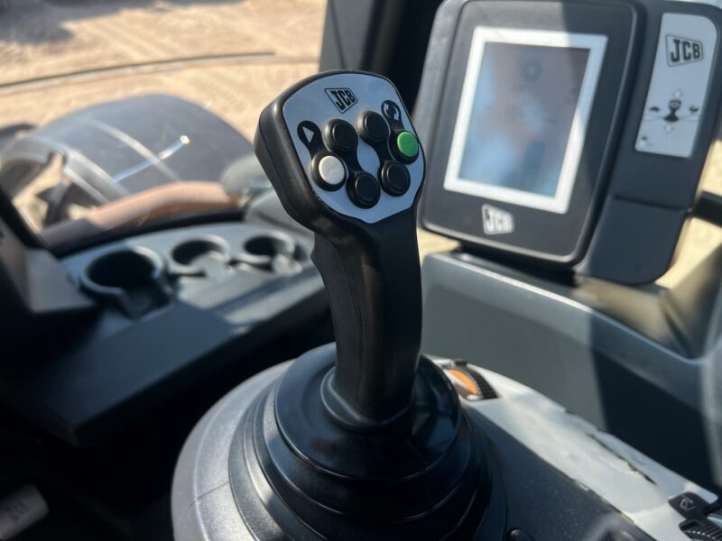 JCB FASTRAC 3230 (20)