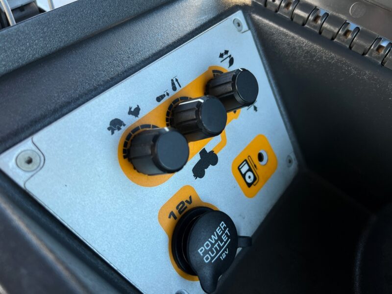 JCB FASTRAC 3230 (25)