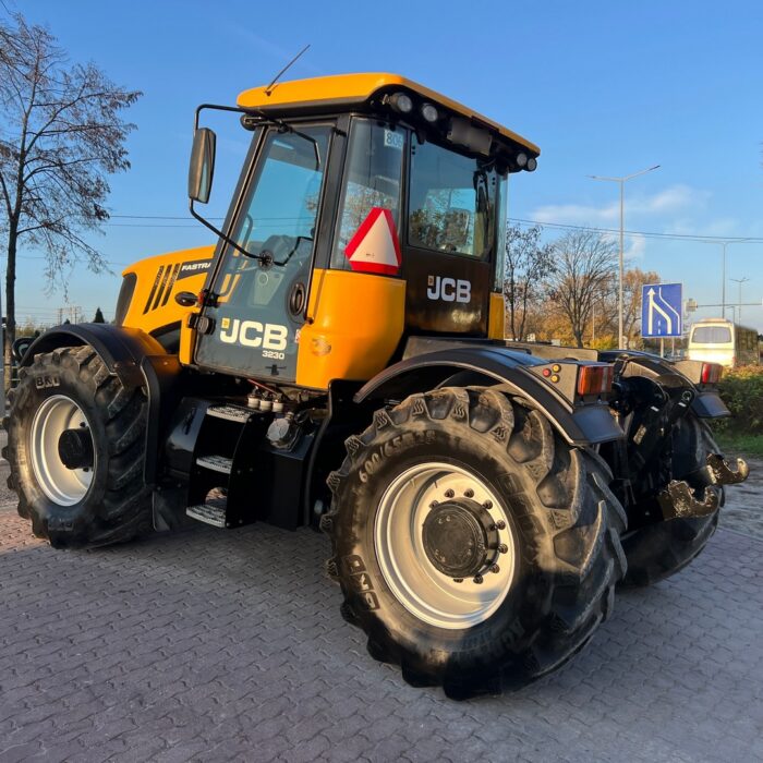 JCB FASTRAC 3230 (3)