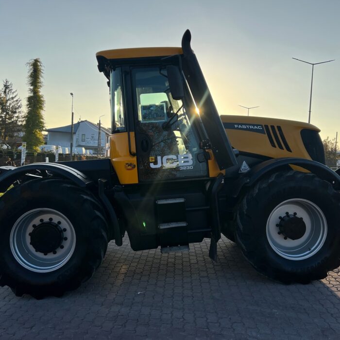 JCB FASTRAC 3230 (6)