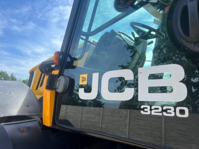 JCB FASTRAC 3230 (9)