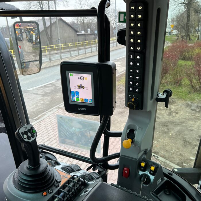 JCB FASTRAC 4220 (16)
