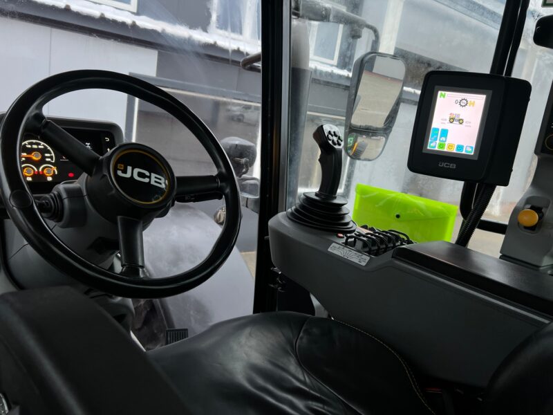 JCB FASTRAC 4220 (18)