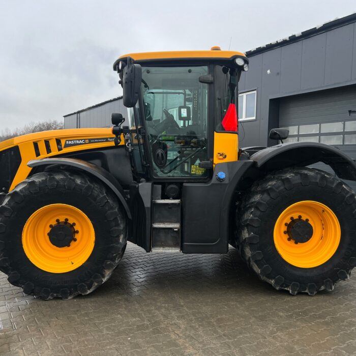 JCB FASTRAC 4220 (2)
