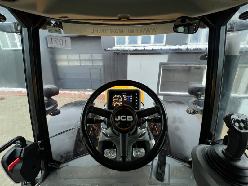 JCB FASTRAC 4220 (20)