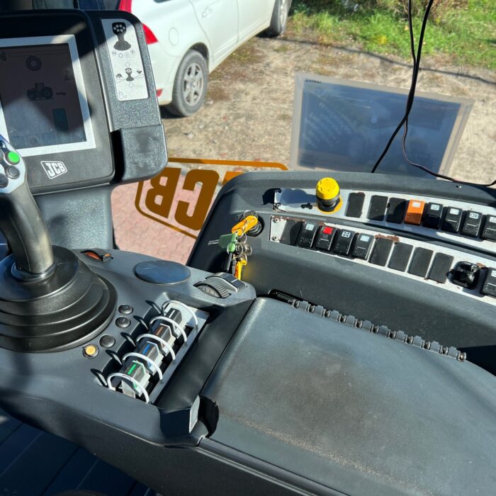 JCB FASTRAC 7230 (12)