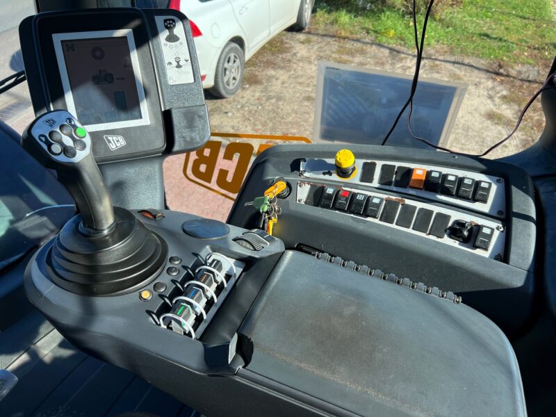 JCB FASTRAC 7230 (12)