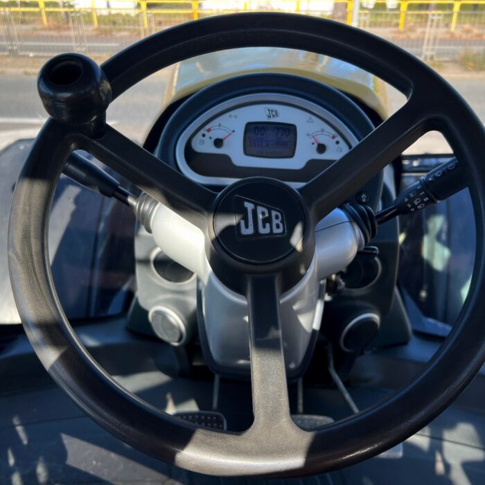 JCB FASTRAC 7230 (16)