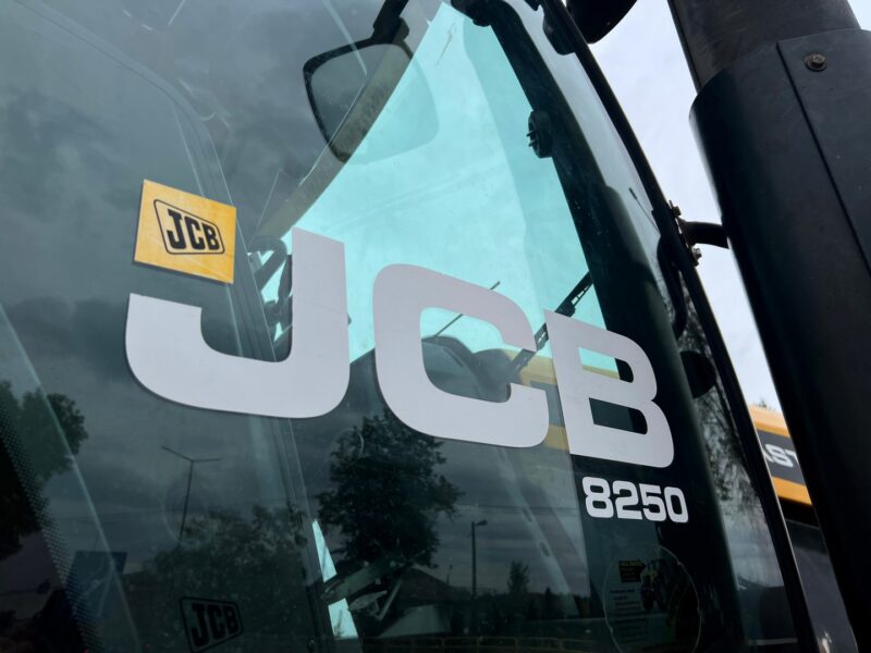 JCB FASTRAC 8250 (12)