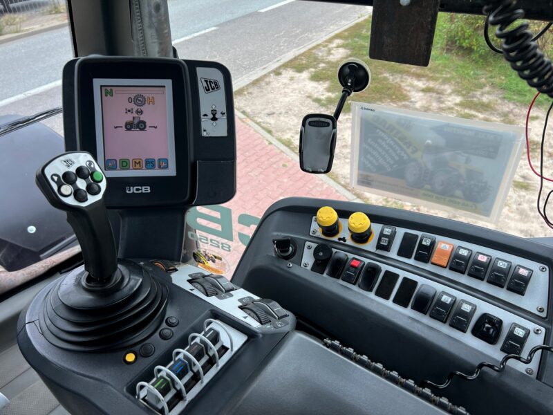 JCB FASTRAC 8250 (15)