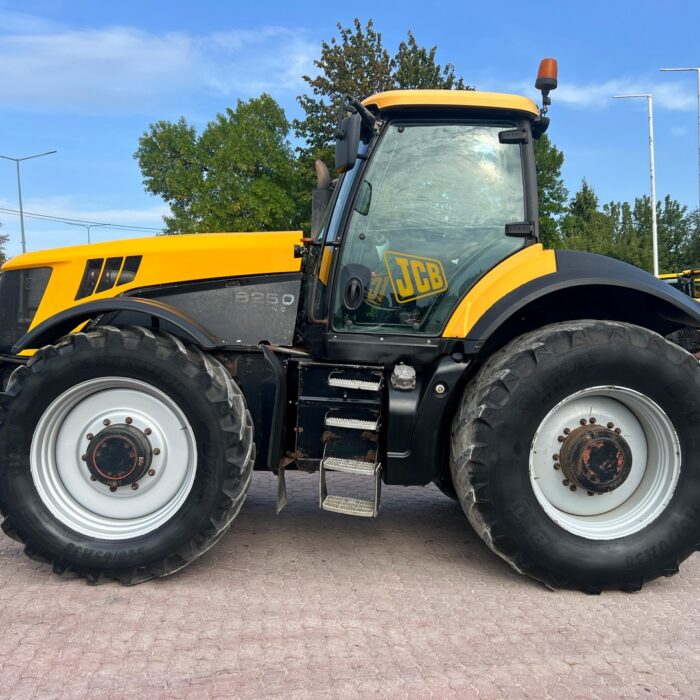 JCB FASTRAC 8250 (2)