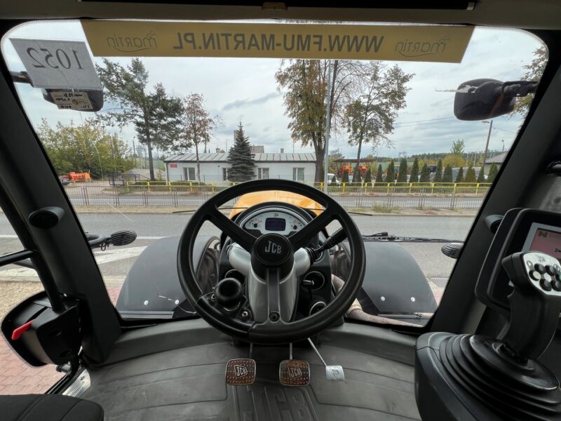 JCB FASTRAC 8250 (21)