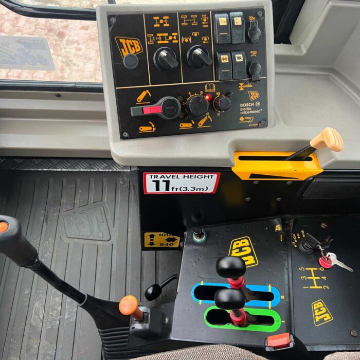 JCB Fastrac 3185 (10)