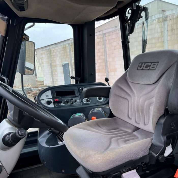 JCB Fastrac 3190 (2)