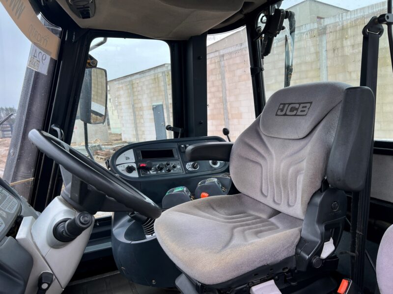 JCB Fastrac 3190 (2)