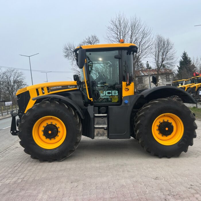 JCB Fastrac 4200 ICON (2)