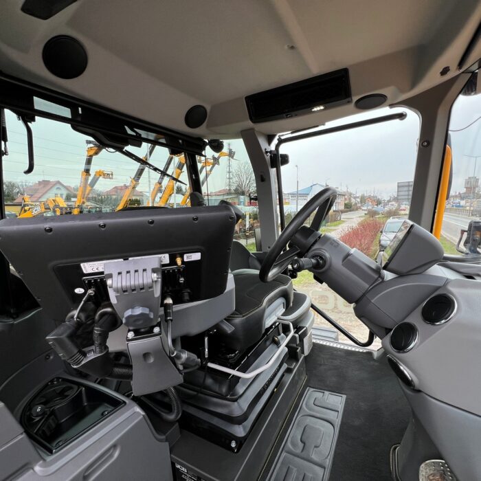 JCB Fastrac 4200 ICON (46)
