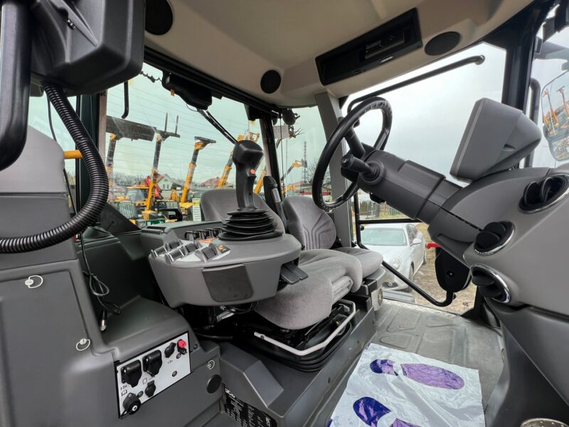 JCB Fastrac 4220 (17)