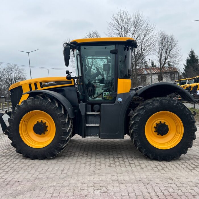 JCB Fastrac 4220 (2)