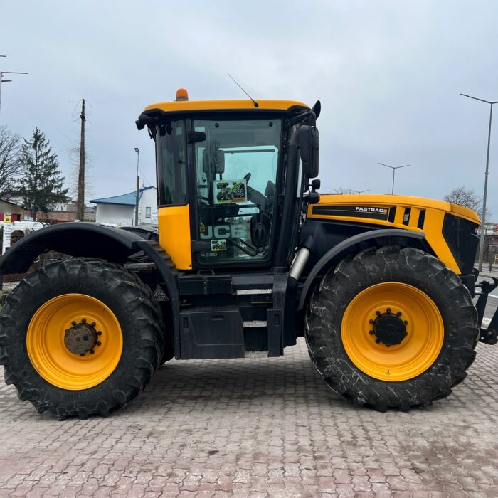 JCB Fastrac 4220 (6)