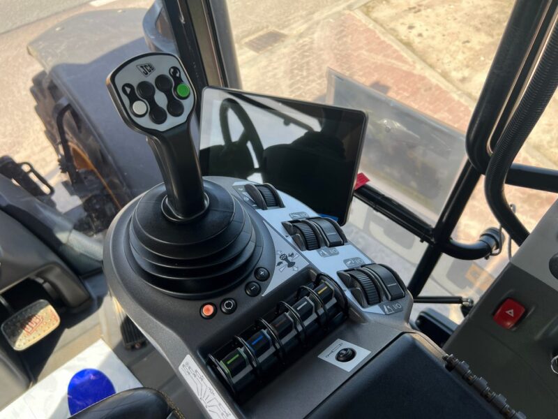 JCB Fastrac 4220 TRIMBLE (19)