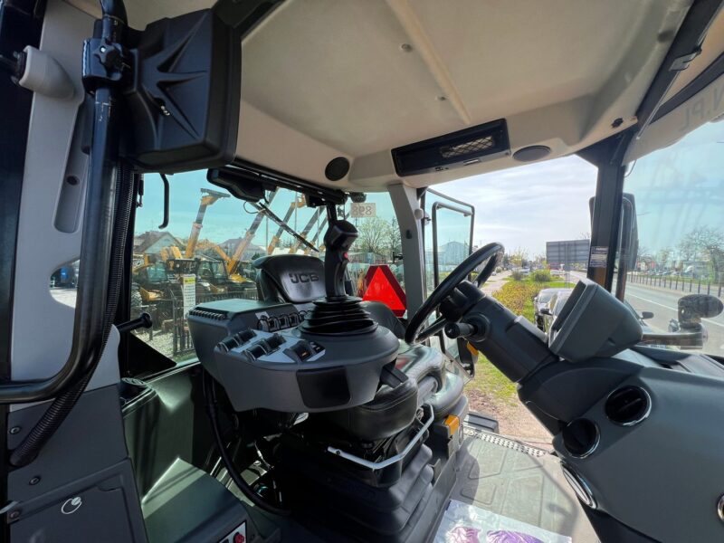 JCB Fastrac 4220 TRIMBLE (21)