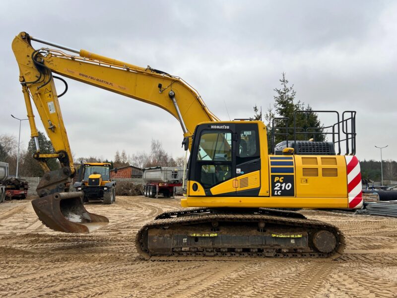 Komatsu 210 SKU878 (14)