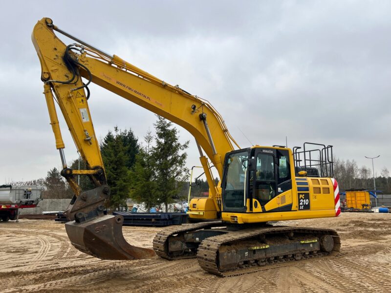 Komatsu 210 SKU878 (15)