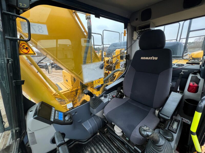 Komatsu 210 SKU878 (17)
